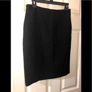 Ann Taylor Loft size 6 ladies 22” inch lined Polyester blend business skirt.
